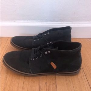 Vans skate shoes with gum soles